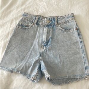 Zara Womens light wash denim wash high-waisted cut-off shorts